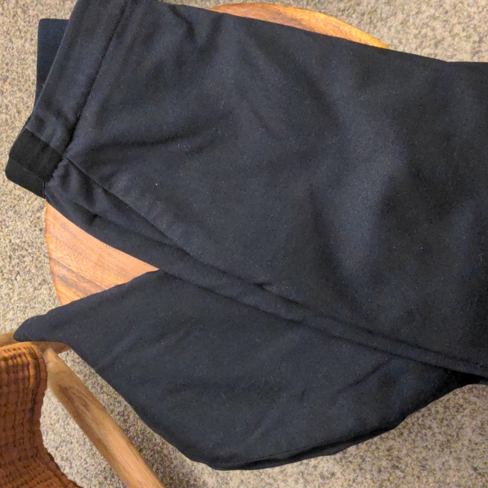 Dark navy Uniqlo smart ankle leggings pants